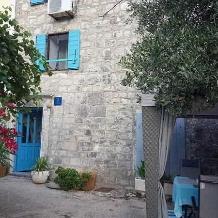 Holiday home Charming Stone House Cvetek Vrboska